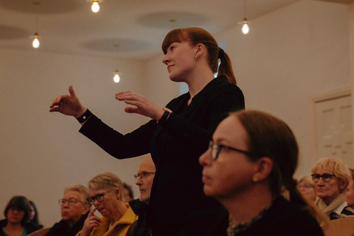 Cecilie Holst conducting in Risskov church